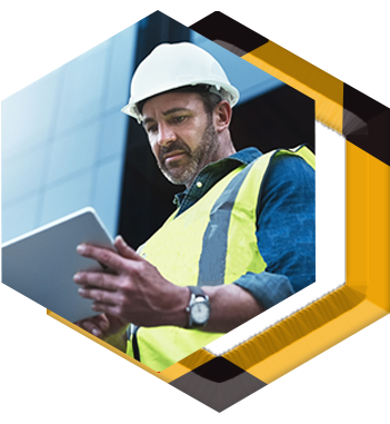 Artisan qui utilise l'application de gestion de chantier Tabaz